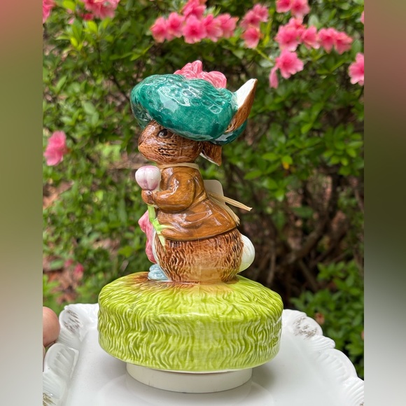 Vintage Peter Rabbit Musical - Picture 3 of 7